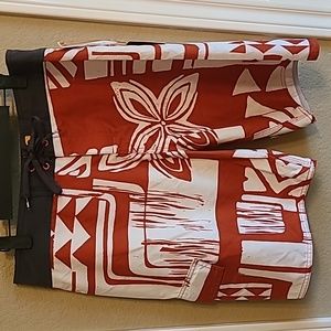 Quicksilver Makapuu 19" Board Shorts - Size 33 - NWT !!